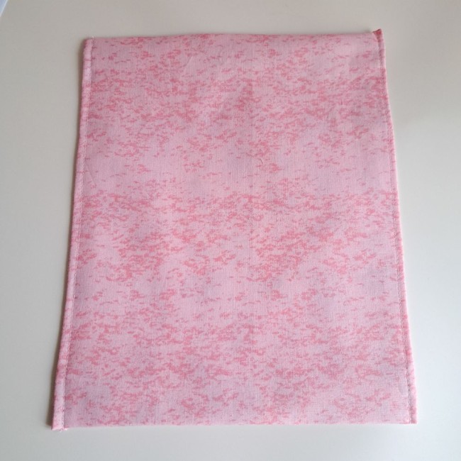 pochette-à-projet-broderie-rose-motif-tricot-la-douceur-des-mailles-angelique-la-fee-en-fil pochette à projet rose