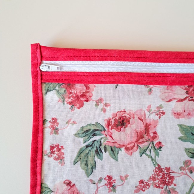 organisateur fleur rose point de croix