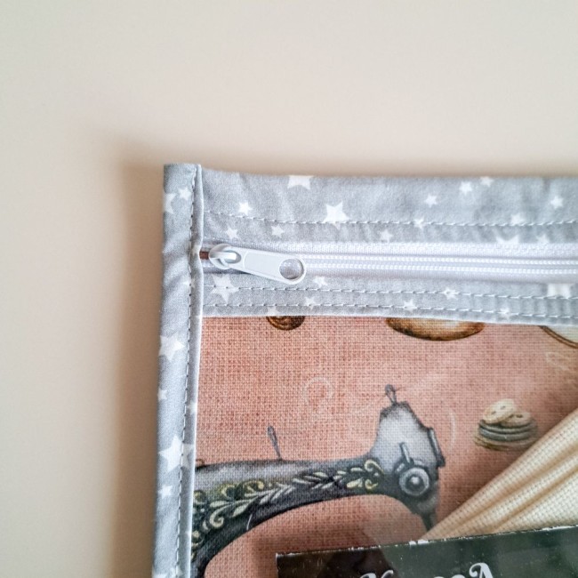 pochette à projet pour broderie motif couture