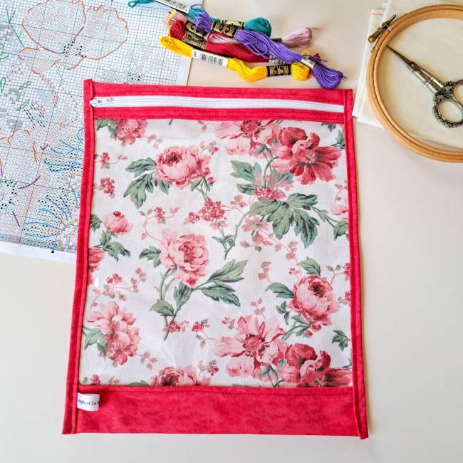 pochette à projet fleur rose point de croix
