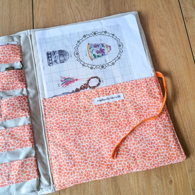 organisateur de point de croix avec rangement pour modèle à broder