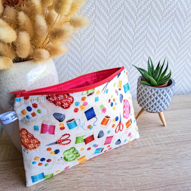 trousse-pour-punch-needle-multicolore-Angélique-La-fée-En-Fil trousse punch needle multicolore