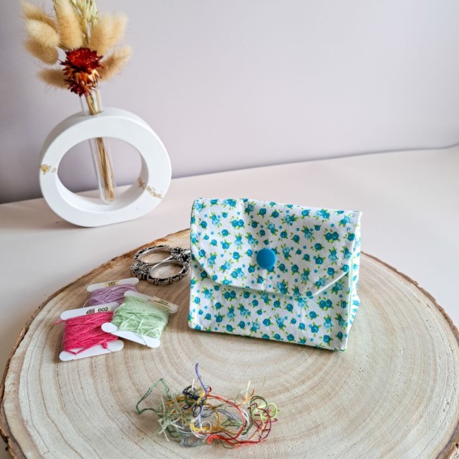 poubelle à fil de broderie motif fleur bleu pour point de croix