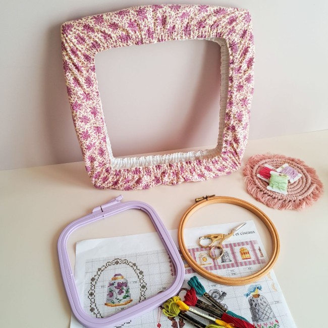 grime guard fleur rose pour nurge, tambour à broder, q-snap