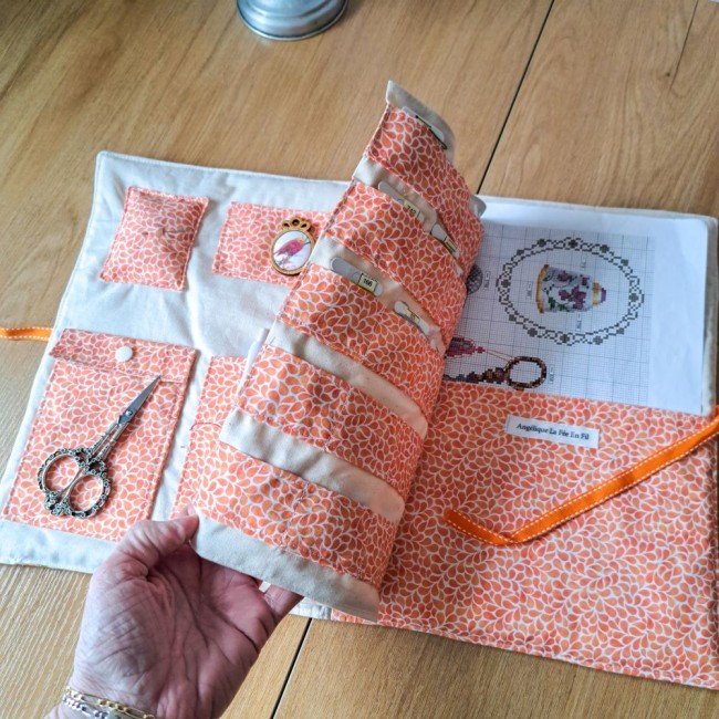 trousse de broderie orange pour accessoire de point de croix