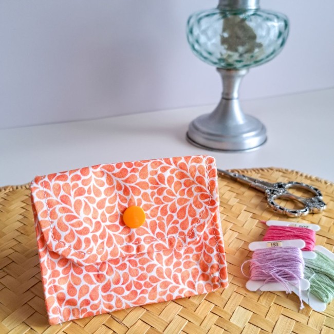 poubelle-à-fil-orange-broderie-fils-a-broder-angelique-la-fee-en-fil poubelle à fil orange pour la broderie