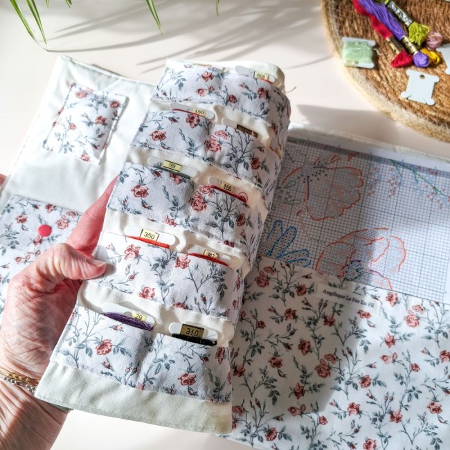 trousse de brodeuse fleurs rose sofia rangement grille à broder
