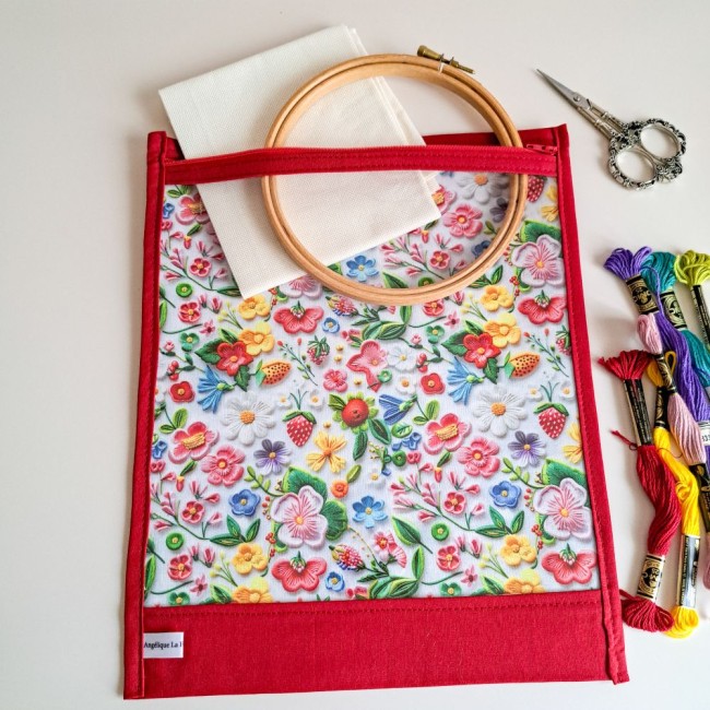 pochette-a-projet-point-de-croix-fleur-mlticolore-broder-rouge-angelique-la-fee-en-fil pochette à projet point de croix fleur imprimé fleurs multicolore