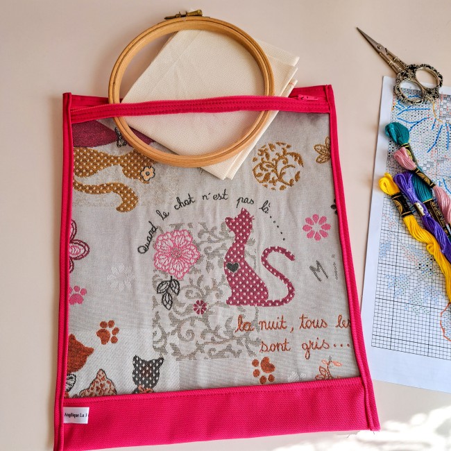 pochette à projet rose point de croix