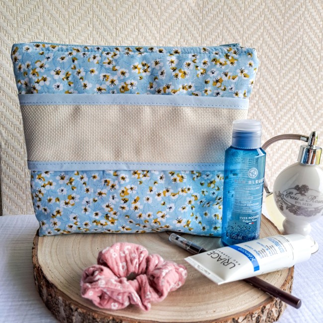 trousse à broder point de croix