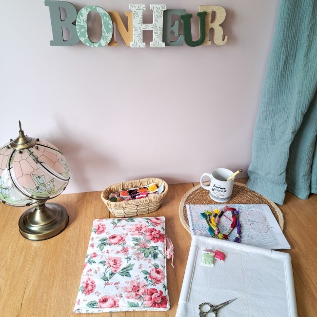 organisateur point de croix fleurs rose sofia