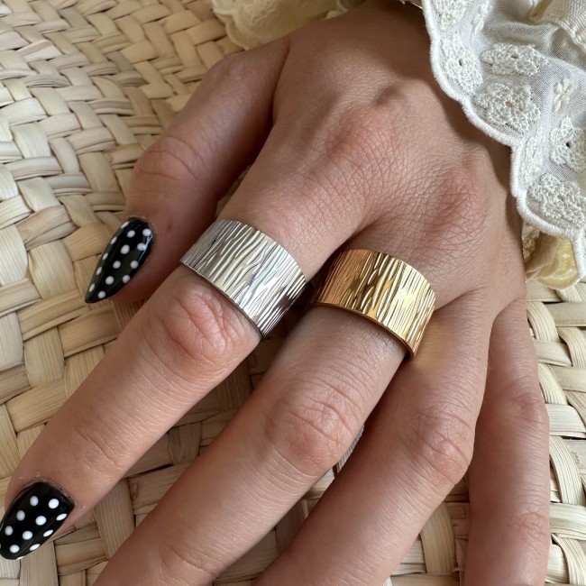 f6ccdb6b-9187-45dc-896b-7101b9846364