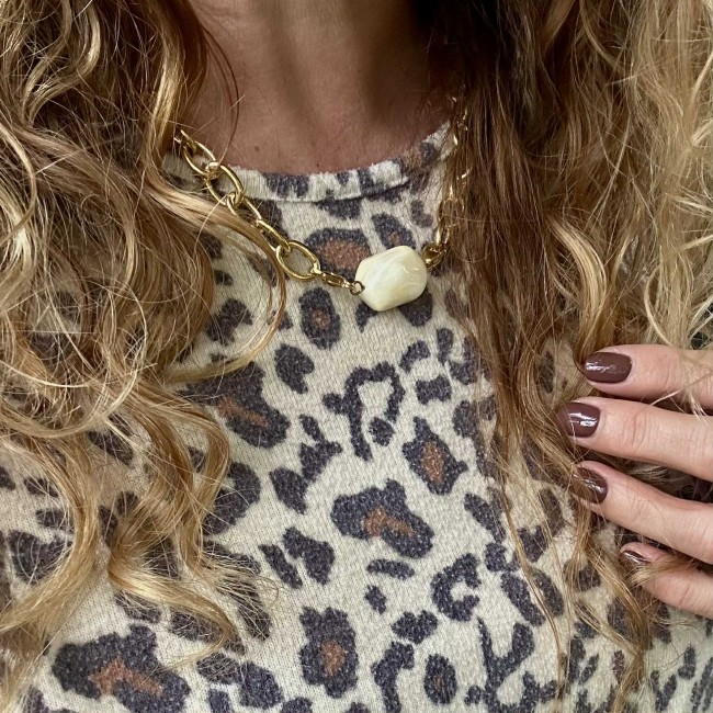 gros collier de créateur, pendentif pierre naturelle, porté, à composer soi-même,16 possibilités, acier inox doré, atelier proche de Bordeaux