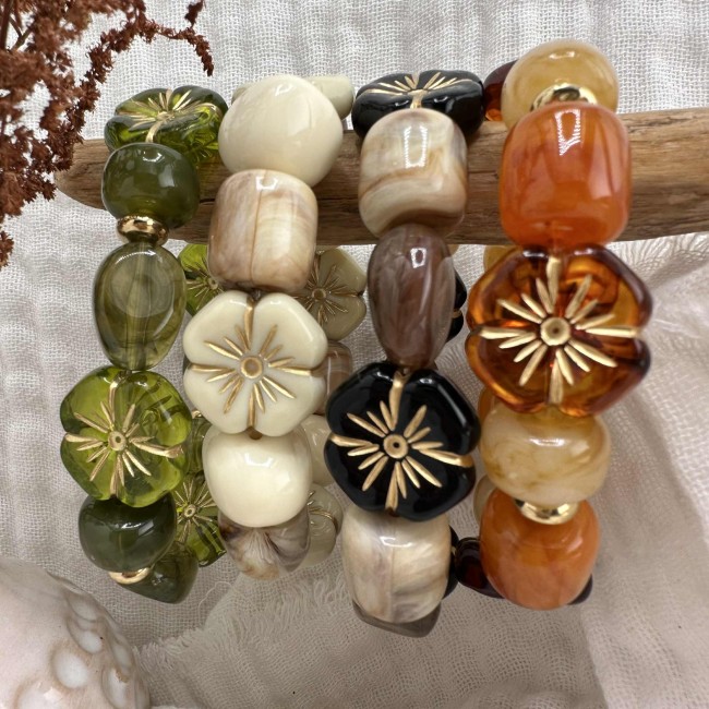 bracelets élastique de créateur, grosses perles acrylique de couleur tubes et fleurs, atelier proche de Bordeaux bracelets élastique de créateur, grosses perles acrylique de couleur tubes et fleurs, atelier proche de Bordeaux