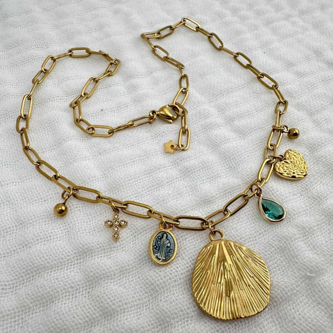 collier créateur, breloques, pampilles et charms, sur chaîne doré, acier inox doré et coloré, ajustable, atelier proche de Bordeaux collier créateur, breloques, pampilles et charms, sur chaîne doré, acier inox doré et coloré, ajustable, atelier proche de Bordeaux