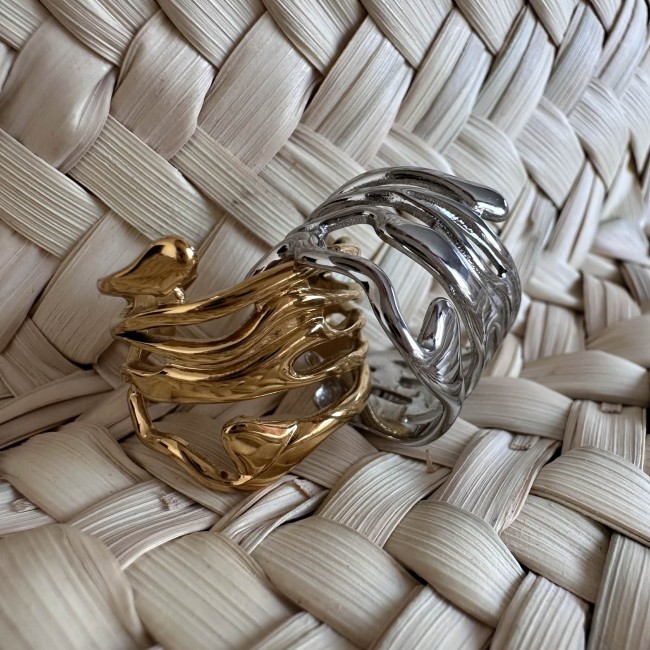 51c192ad-914f-41f8-bdb4-8733a2f1577c