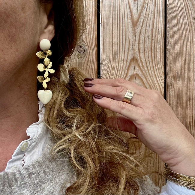 4295a61a-d98b-4f3f-a5db-897d3aa70648