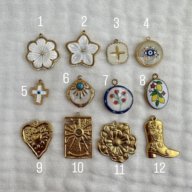 collier de créateur personnalisable, à composer soi-même, bar à colliers,  cordon coton tressé ajustable et pendentifs acier inox au choix, atelier proche de Bordeaux