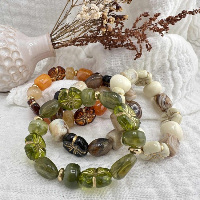 bracelets élastique de créateur, grosses perles acrylique de couleur tubes et fleurs, atelier proche de Bordeaux bracelets élastique de créateur, grosses perles acrylique de couleur tubes et fleurs, atelier proche de Bordeaux