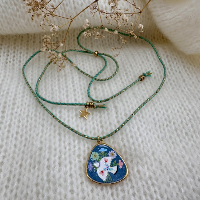 collier de créateur personnalisable, à composer soi-même, bar à colliers,  cordon coton tressé ajustable et pendentifs acier inox au choix, atelier proche de Bordeaux