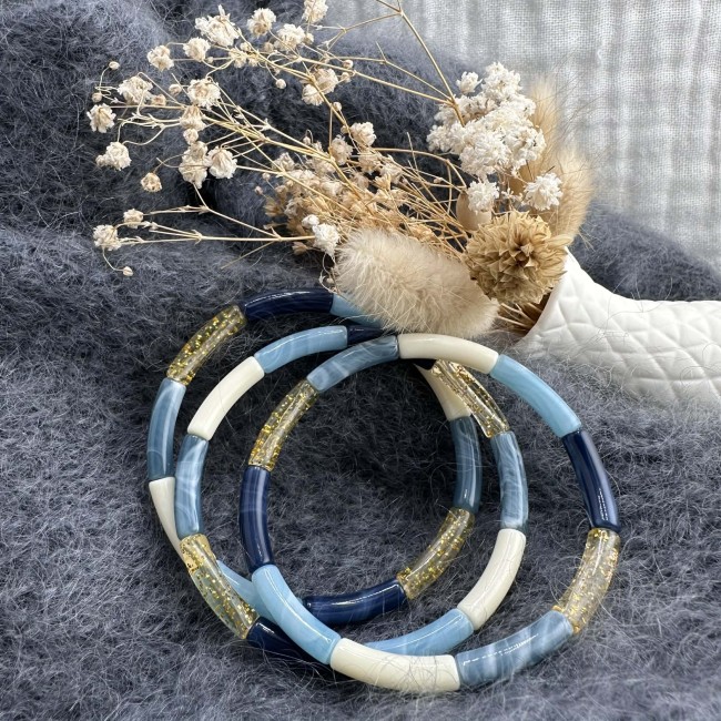 bracelets de créateur perles incurvées en résine colorée, unies, pailletées ou motif animal, élastique, atelier proche de Bordeaux bracelets de créateur perles incurvées en résine colorée, unies, pailletées ou motif animal, élastique, atelier proche de Bordeaux