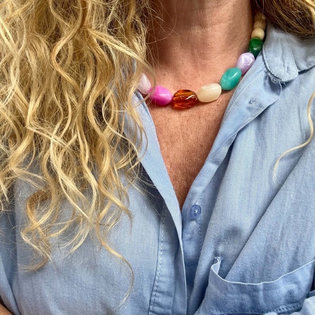 Collier Happy en perles multicolores