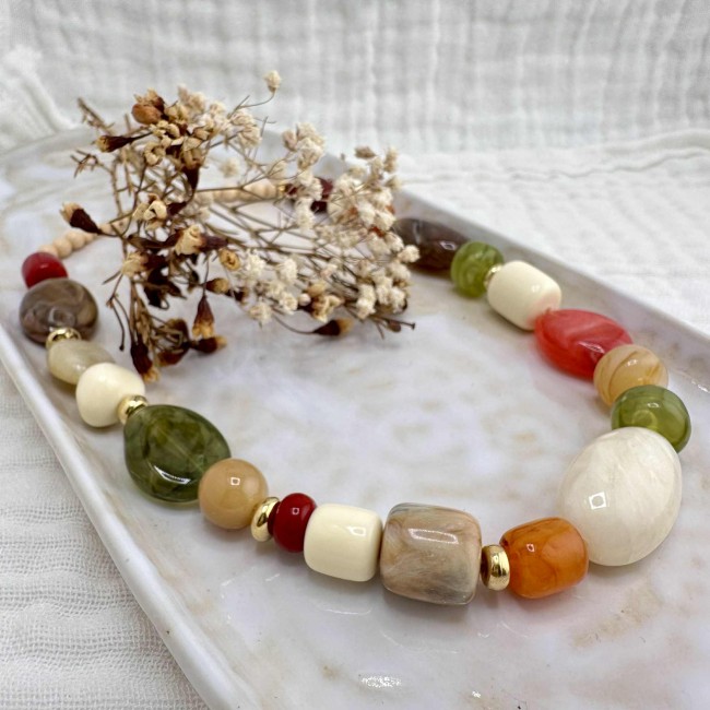 collier de créateur, grosses perles en résine multicolore et acier inox doré, atelier proche de Bordeaux