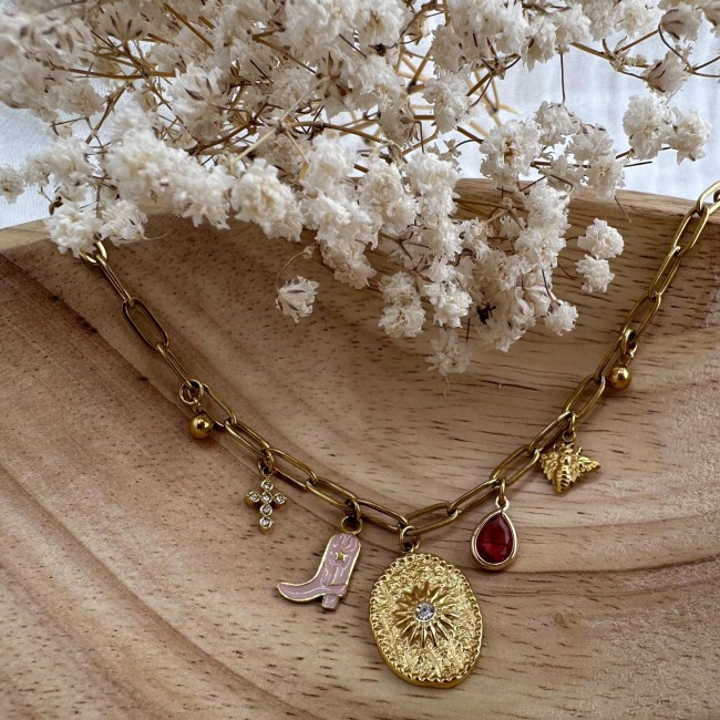 collier créateur, breloques, pampilles et charms, sur chaîne doré, acier inox doré et coloré, ajustable, atelier proche de Bordeaux collier créateur, breloques, pampilles et charms, sur chaîne doré, acier inox doré et coloré, ajustable, atelier proche de Bordeaux