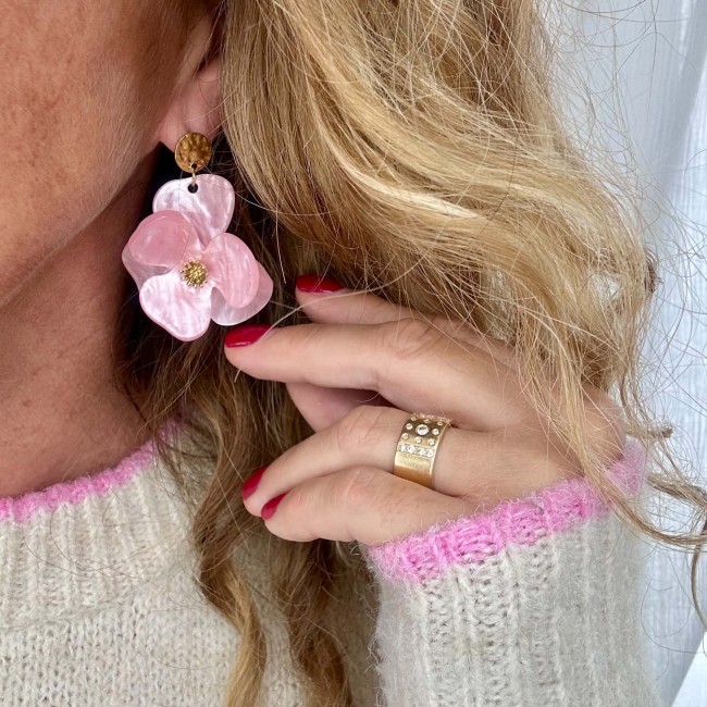 Boucles d’oreilles fleurs rose tendre, Iris