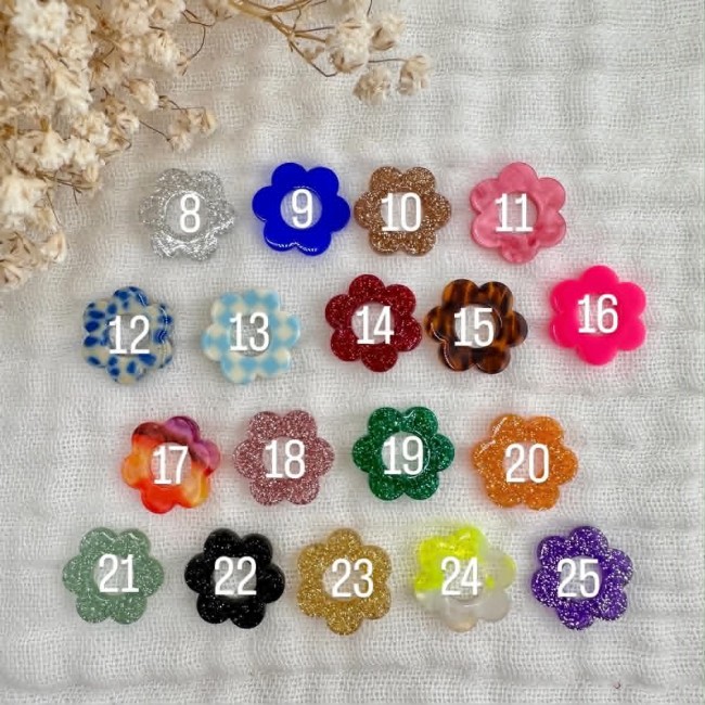Pendentifs fleurs Patti interchangeables Pendentifs fleurs Patti en résine à monter sur créoles dorées ou argentées