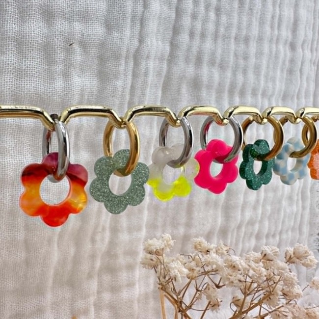 Pendentifs fleurs Patti multicolores Collection créoles Patti DEBA CREATION