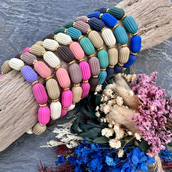 détail bracelet perles finition artisanale