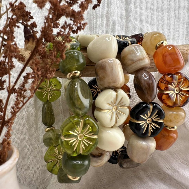 bracelets élastique de créateur, grosses perles acrylique de couleur tubes et fleurs, atelier proche de Bordeaux bracelets élastique de créateur, grosses perles acrylique de couleur tubes et fleurs, atelier proche de Bordeaux