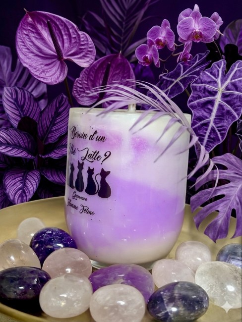 Bougie artisanale Ubé Latte Boisson lactée tendance longue durée girly et sucrée 