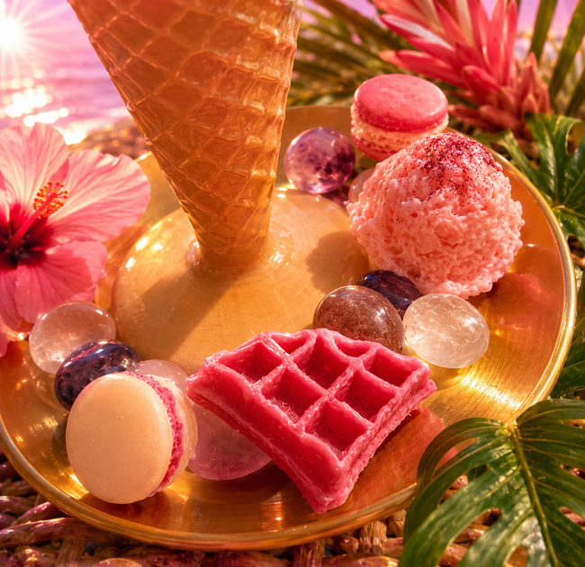 Bougie gourmande Crème Glacée Cerise avec ses fondants 40h de bonheur olfactif bougie 2 en 1 