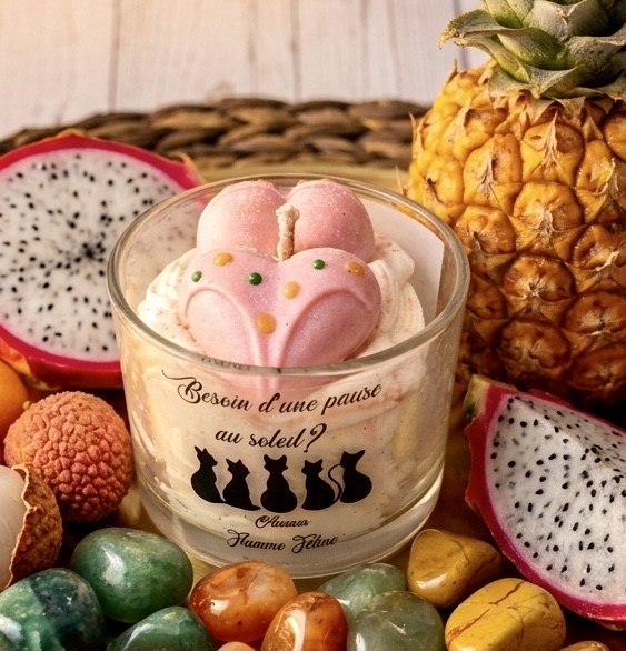 Bougie artisanale fantaisie parfum ananas une bougie solaire et tropicale pour un avant gout de vacances