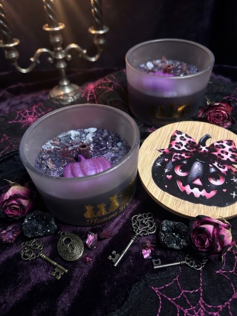 Bougie parfumée lithothérapie thème halloween collection spooky season flamme féline
