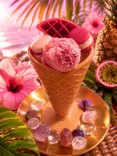 Bougie gourmande Crème Glacée Cerise avec ses fondants 40h de bonheur olfactif bougie 2 en 1 