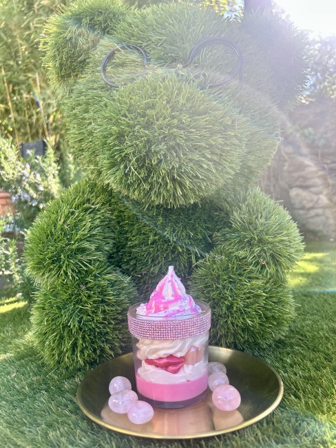 la bougie ultra girly bougie fantaisie pinky girl rose et blanche avec strass