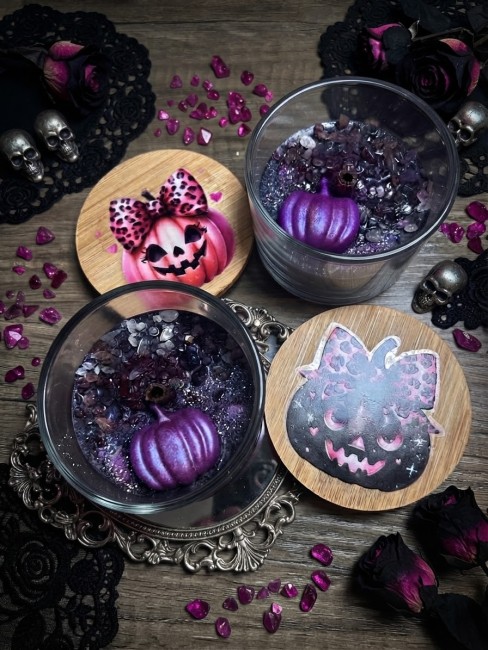 Bougie parfumée lithothérapie thème halloween collection spooky season flamme féline