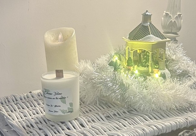 Caresse Féline Bougie en cire végétale coulée simplicité et douceur 