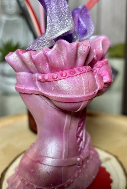 Découvrez la bougie pilier Satine Dupe de DxxR Bougie artisanale Satine parfum poudré et sexy