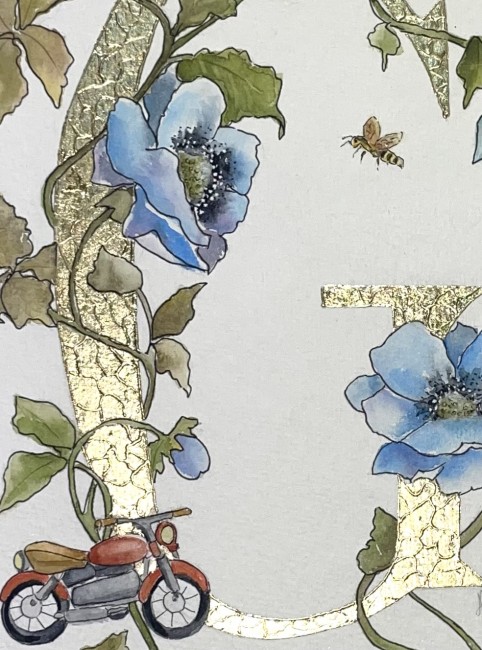 Initiale peinte à la main d'une feuille d'or et entourée d'un décor d'anémones peint à l'aquarelle 