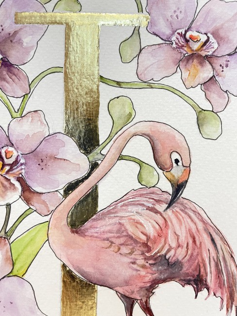 Initiale peinte à la main de feuille d'or véritable entourée d'un décor d'orchidées et d'un flamant rose