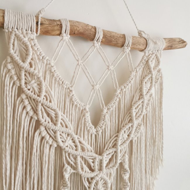 macrame-mural-leotie-detail-tissage-artisanal
