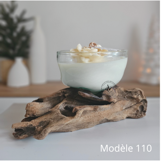 bougie-artisanale-en-verre-souffle-parfum-epices-de-noel-racine-de-bois-sculptee-naturelle