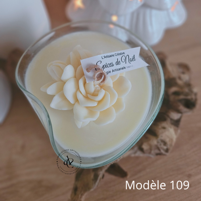 bougie-verre-souffle-parfum-epices-de-noel-fleur-en-cire-naturelle