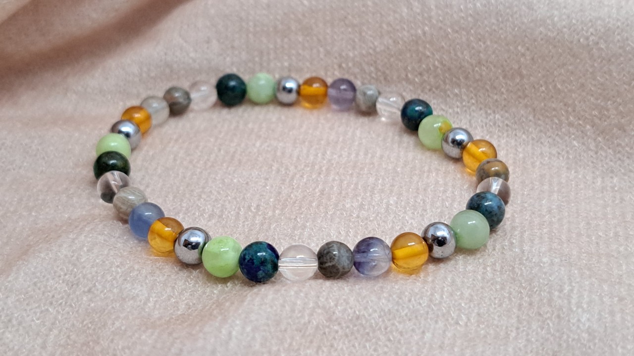 bracelet en pierres naturelles pour l'arthrose et les douleurs articulaires