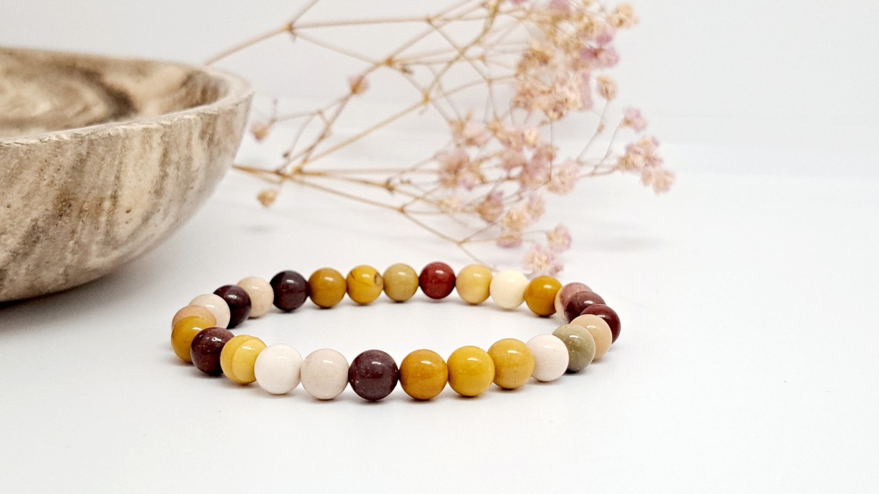 bracelet pierres naturelles mookaite et jaspe rouge pour nouveaux départs cadeaux unisexe par domidora