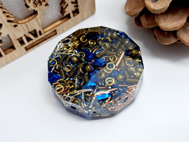 orgonite de poche protection bleue en lapis lazuli pour cadeau merci noel ou anniversaire